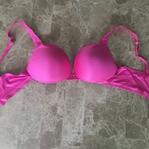 NWOT Victoria’s Secret Plunge Bra